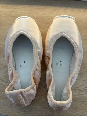 Nikolay Stream Pointe Shoes Reinforced shank size 4.5 XX